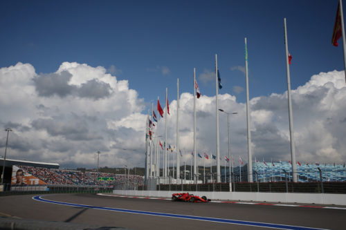 F1 | Gran Premio di Russia: la Gara in DIRETTA – Hamilton in testa, Vettel out