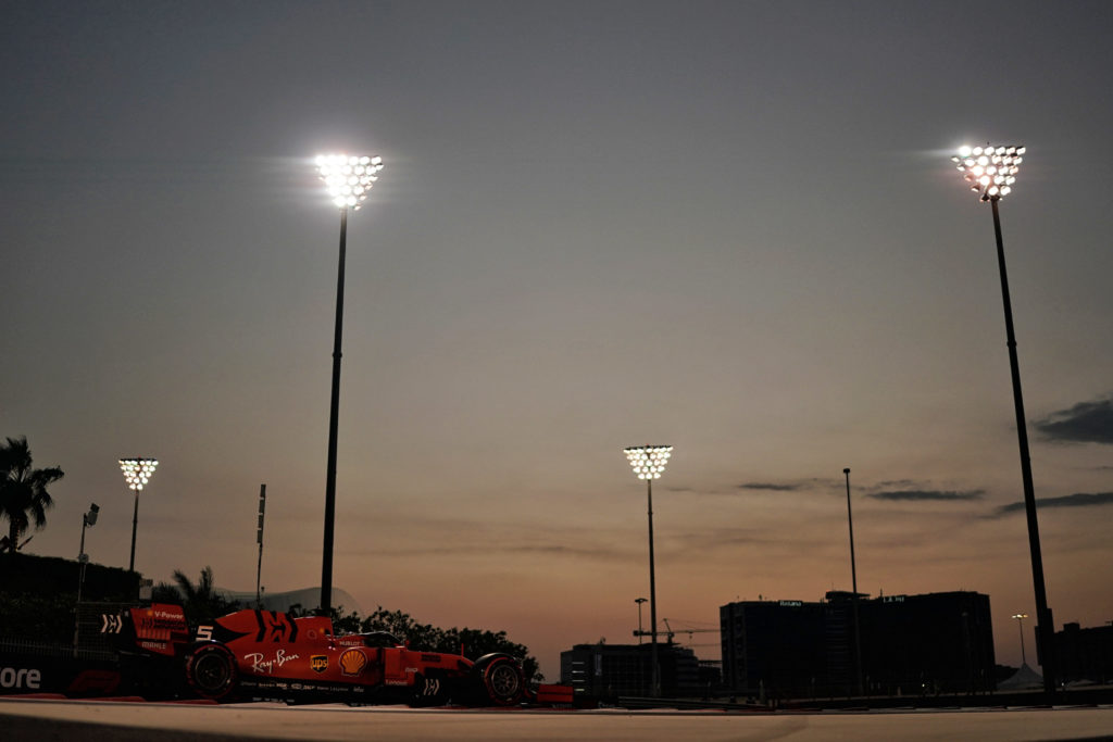 F1 | Gran Premio di Abu Dhabi: la Gara in DIRETTA – Hamilton in testa, Verstappen secondo